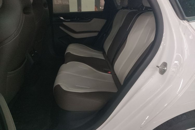 比亚迪 秦PLUS 2024款 荣耀版 DM-i 55KM领先型中控内饰21