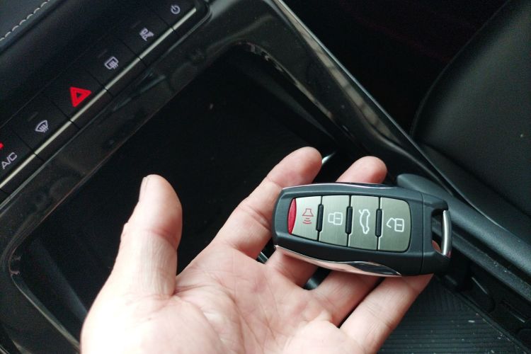 哈弗H6 2022款 第三代 1.5T 自动两驱Pro中控内饰11