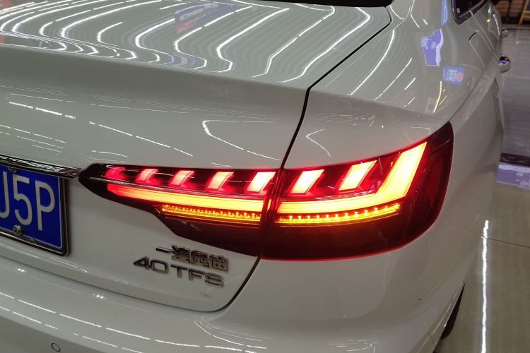 奥迪A4L 2024款 40 TFSI 时尚动感型车身外观9