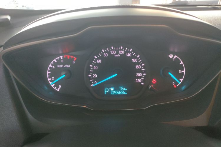 福特 福睿斯 2017款 改款 1.5L 自动舒适型中控内饰14