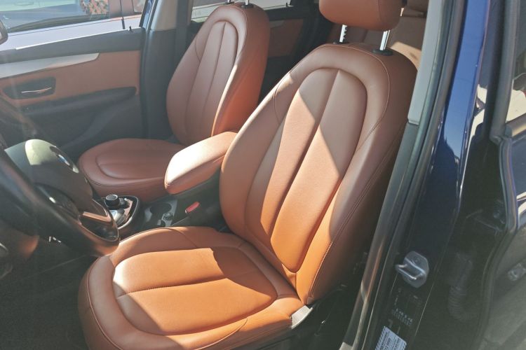 宝马2系旅行车 2016款 218i 时尚型局部细节19