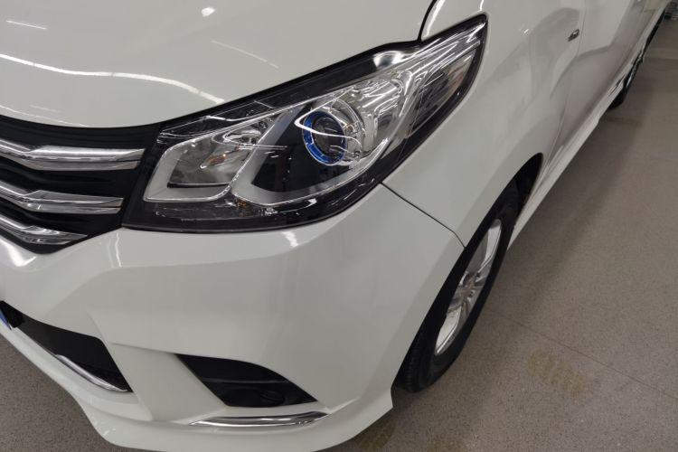 上汽大通MAXUS 大通G10 2022款 2.0T 自动智享版 汽油 7座局部细节36