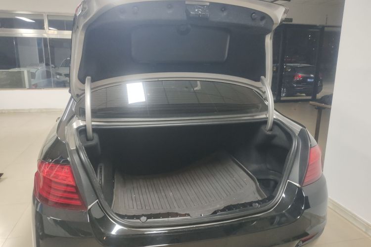 宝马5系 2014款 525Li 领先型机舱底盘23