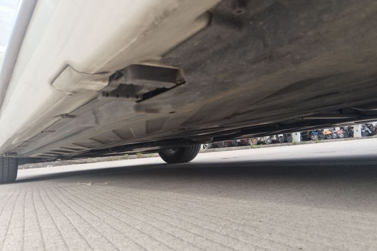 奔驰C级 2020款 C 260 L 运动版局部细节9003