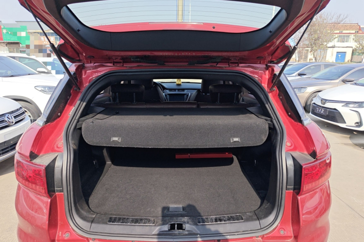 陆风X7 2015款 2.0T 全景尊贵版机舱底盘23