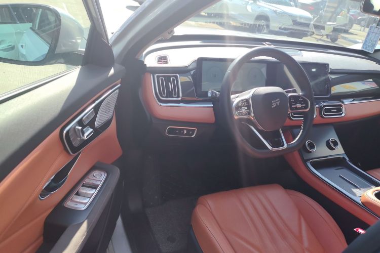 捷途山海L7 2024款 1.5T 120km ULTRA 7座中控内饰20