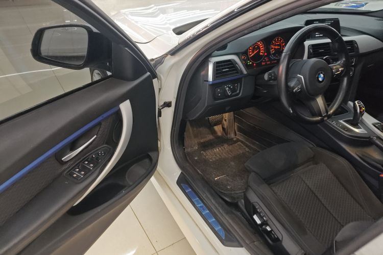 宝马3系 2018款 320i M运动套装中控内饰20