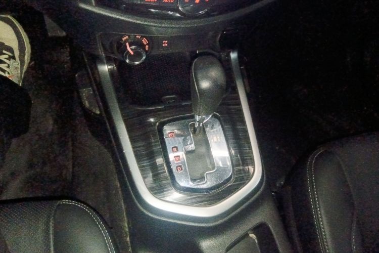 日产 途达 2020款 2.5L XV 4WD 自动四驱旗舰版局部细节18