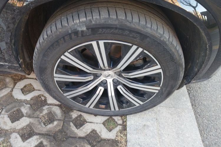 沃尔沃XC90 2022款 B6 智逸豪华版 7座车身外观10