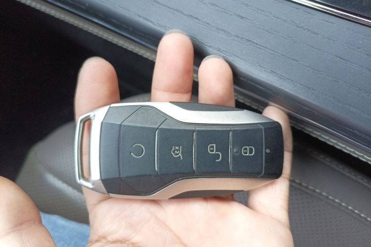 比亚迪 汉 2020款 EV 四驱高性能版旗舰型中控内饰11