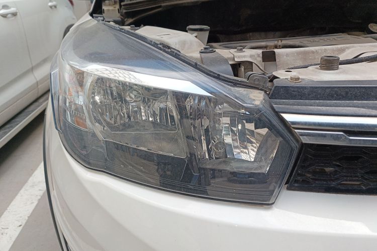 长城M4 2014款 1.5L 手动舒适型车身外观8