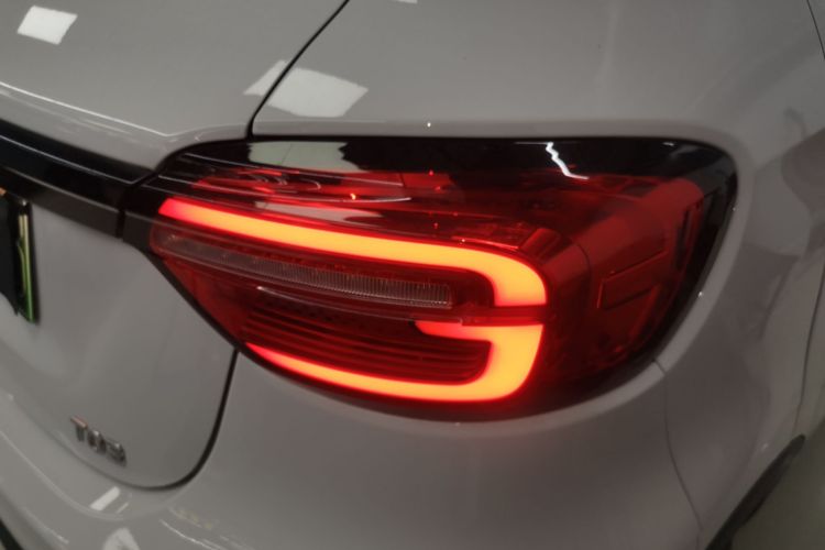 零跑汽车 零跑T03 2023款 310纷享版车身外观6006