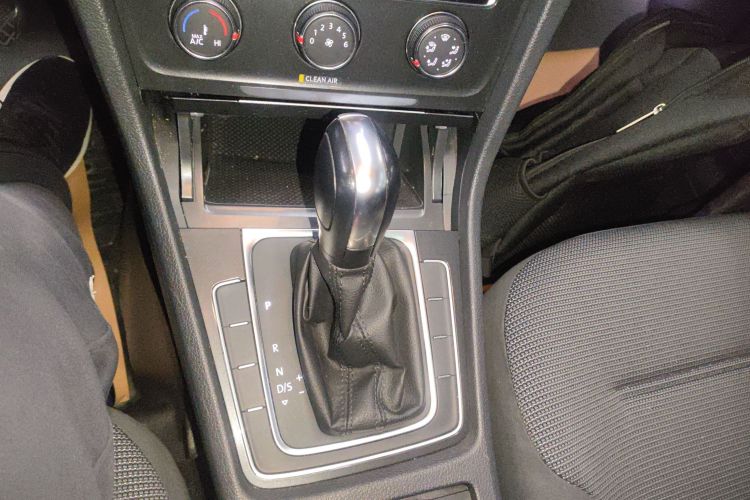 大众 高尔夫 2018款 1.6L 自动舒适型中控内饰18