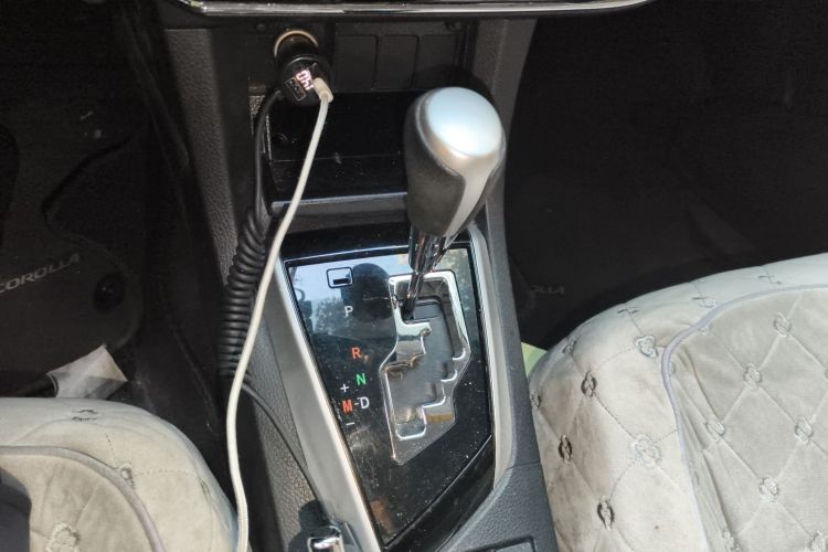 丰田 卡罗拉 2017款 改款 1.6L S-CVT GL中控内饰18