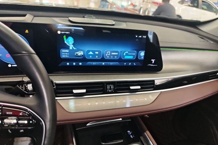 奇瑞 瑞虎8 PRO 2024款 冠军版 290T 两驱巅峰版 7座中控内饰16