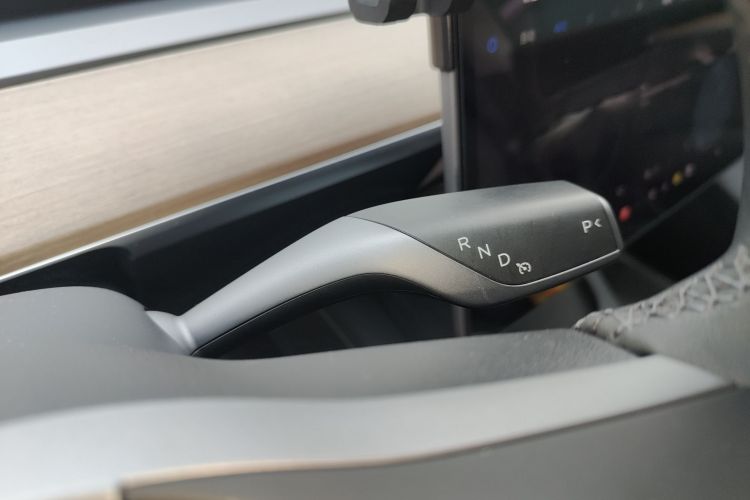 特斯拉 Model Y 2021款 标准续航后驱版局部细节18