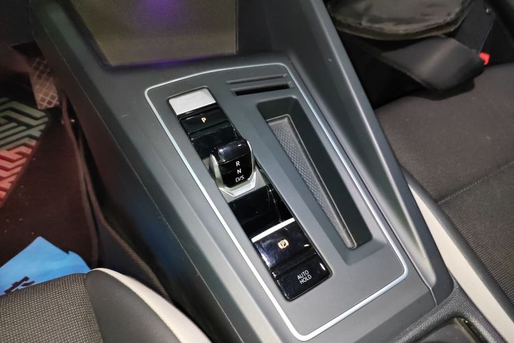 大众 高尔夫 2023款 280TSI DSG Pro中控内饰18