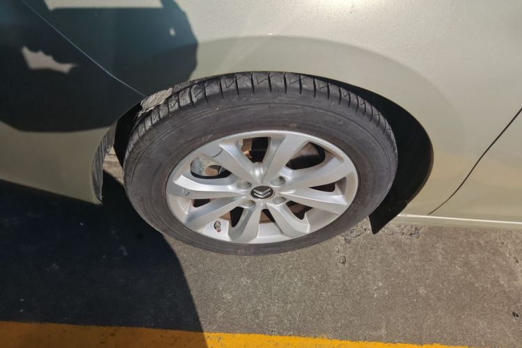 雪铁龙 C4世嘉 2016款 1.6L 自动舒适型车身外观6006