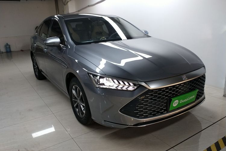 比亚迪 秦PLUS 2024款 荣耀版 DM-i 55KM领先型车身外观3