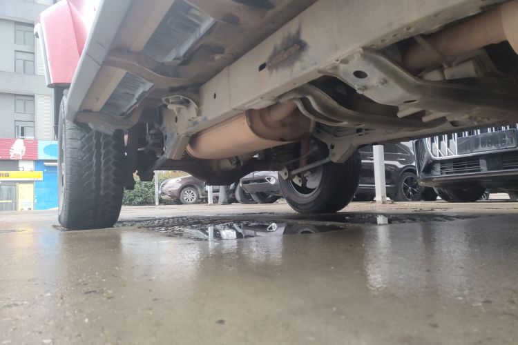 北京越野 北京BJ40 2021款 2.3T 自动四驱刀锋英雄版至尊型局部细节9001