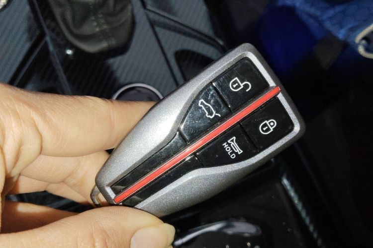 红旗HS5 2022款 改款 2.0T 智联旗享版中控内饰11