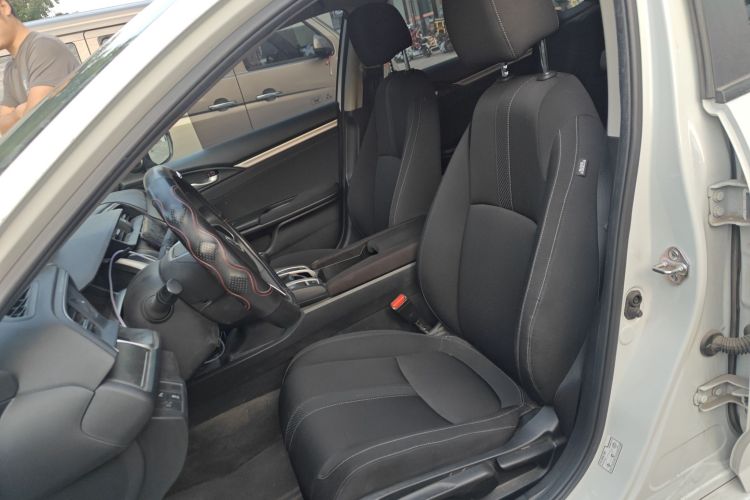 本田 思域 2016款 220TURBO 手动豪华版中控内饰19