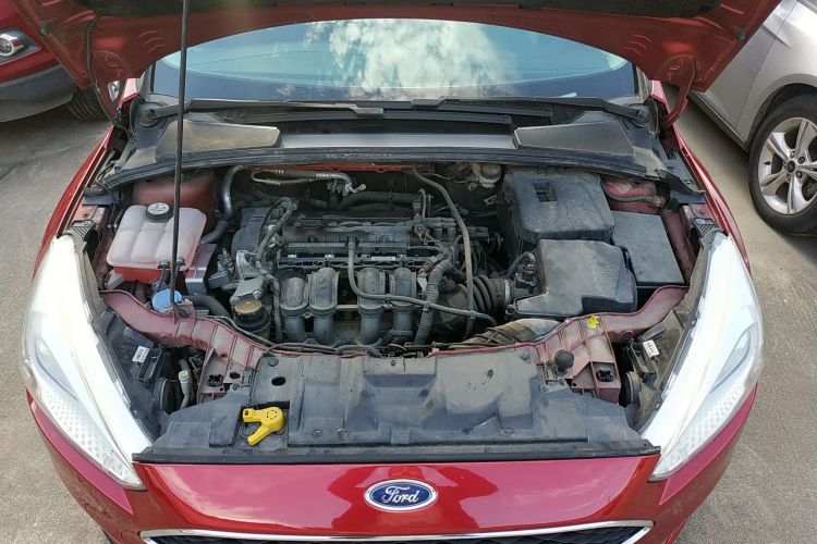 福特 福克斯 2017款 两厢 1.6L 自动风尚型智行版机舱底盘24