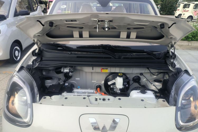 五菱汽车 宏光MINIEV 2025款 四门版 进阶款机舱底盘24