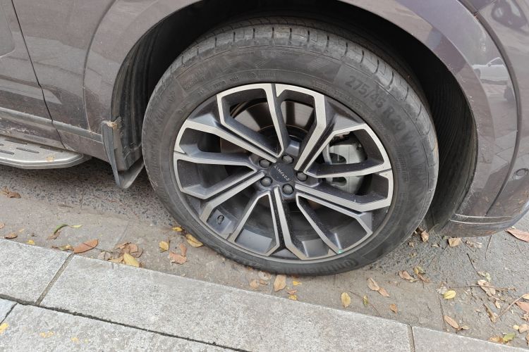 领克09 EM-P 2023款 2.0TD EM-P 远航版PM 六座车身外观10