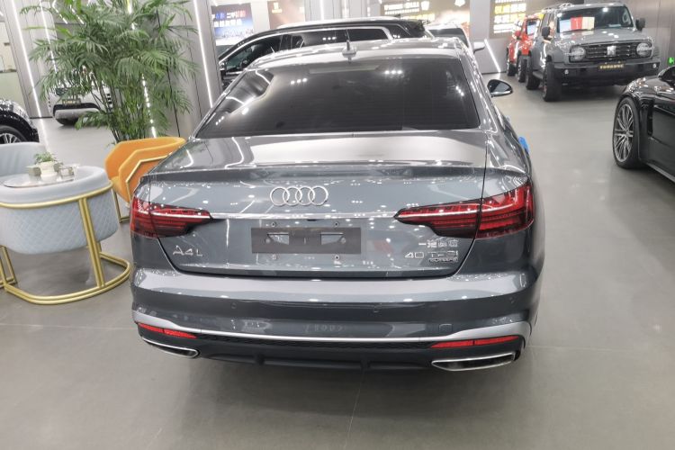 奥迪A4L 2020款 40 TFSI 豪华动感型车身外观6