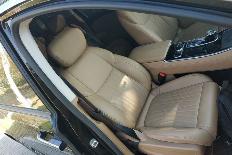 江淮瑞风 瑞风RF8 PHEV 2024款 智聆版 1.5T 150KM 旗舰型 磷酸铁锂局部细节41