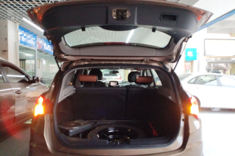 海马S5 2016款 1.5T CVT创享版机舱底盘23