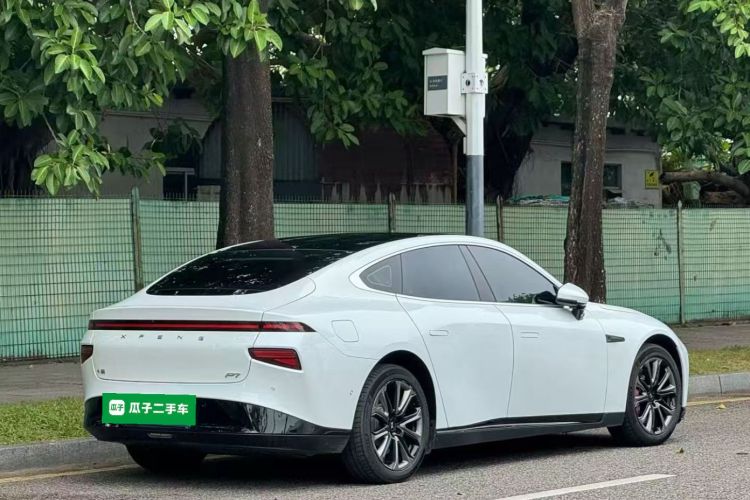 小鹏P7 2021款 480E车身外观7