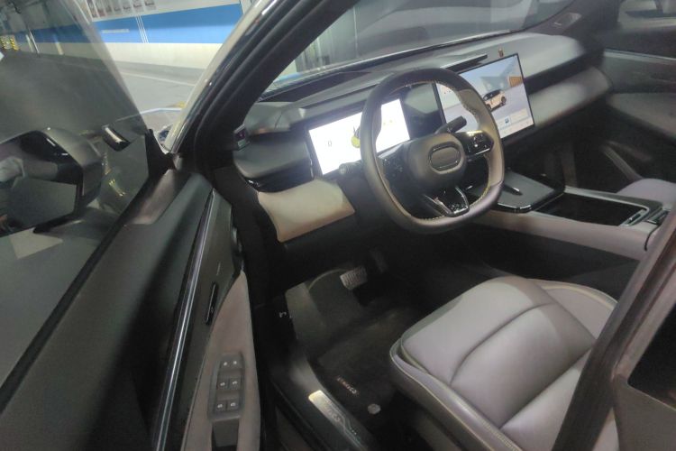 领克08 EM-P 2025款 120km 长续航Halo中控内饰20