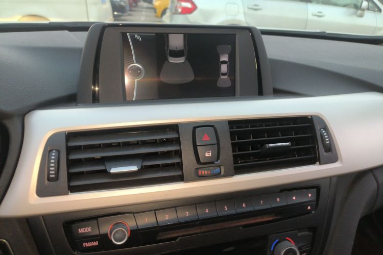 宝马3系 2014款 320Li 时尚型中控内饰16