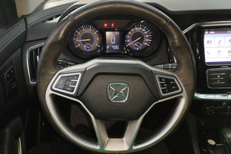 江铃 驭胜S350 2016款 2.0T 自动两驱汽油豪华版5座中控内饰13