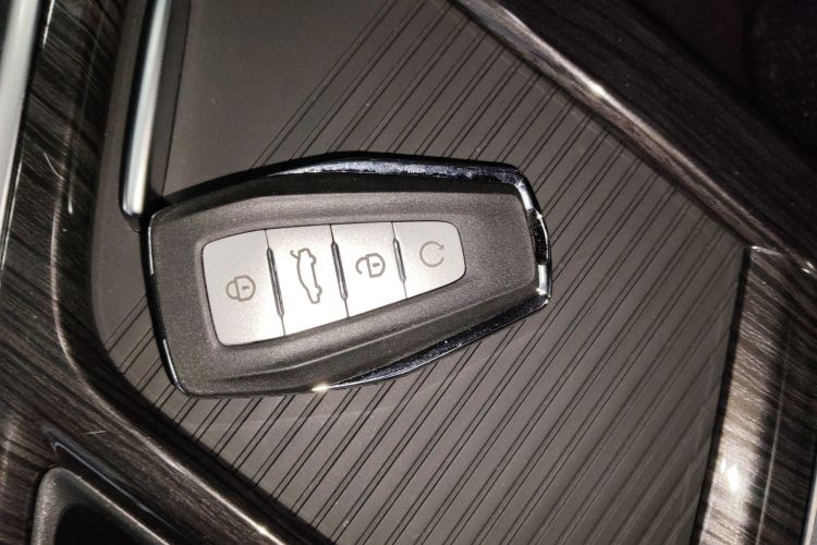 吉利汽车 嘉际 2021款 1.8TD DCT豪华型中控内饰7001