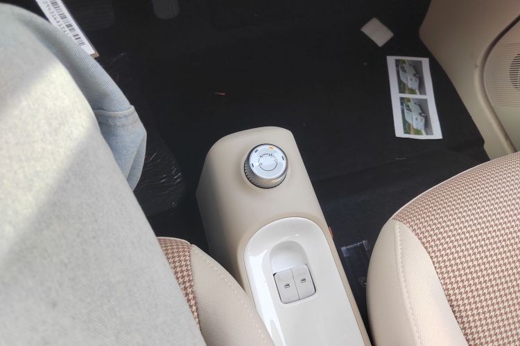 五菱汽车 宏光MINIEV 2024款 第三代 215km 青春版中控内饰18