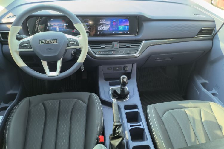 BAW北汽制造 锐胜王牌M7 2025款 1.6L 手动标轴舒适型 5座中控内饰12
