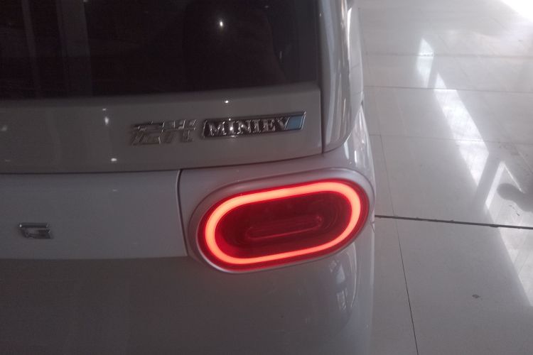 五菱汽车 宏光MINIEV 2024款 第三代 215km 青春版车身外观6006