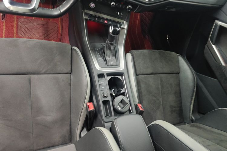 奥迪Q3 2020款 45 TFSI quattro 时尚动感型中控内饰18