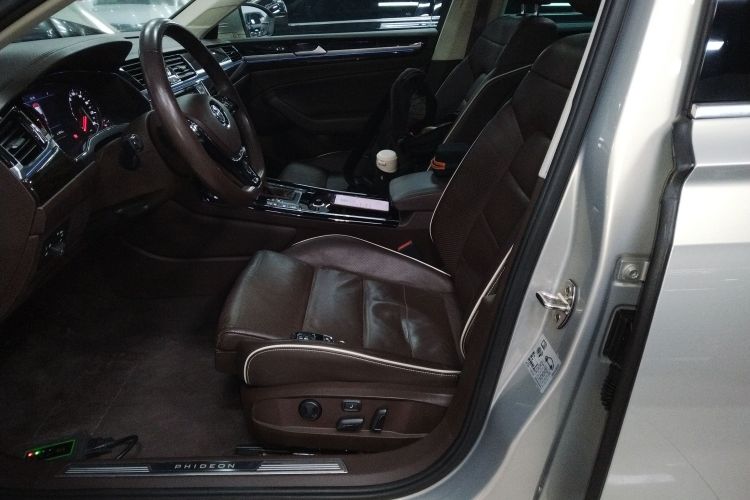 大众 辉昂 2016款 380TSI 两驱至尊版中控内饰19