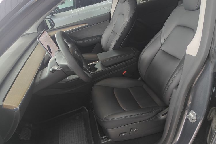 特斯拉 Model Y 2021款 长续航全轮驱动版 3D7局部细节19