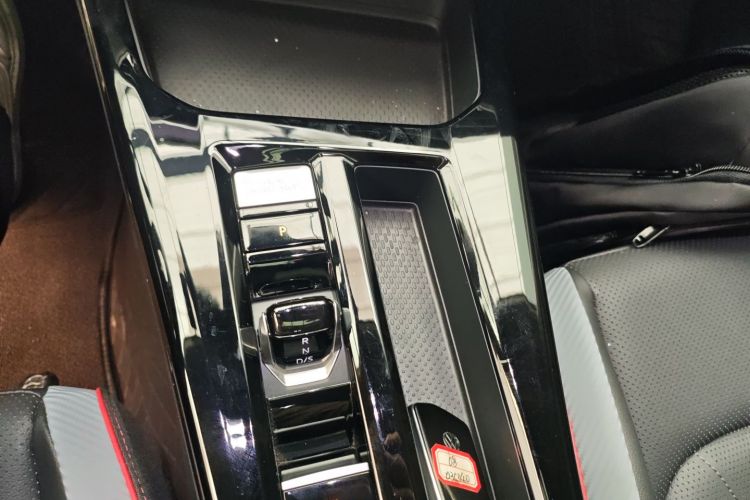 大众 2024款 凌渡L 280TSI DSG酷辣版中控内饰18