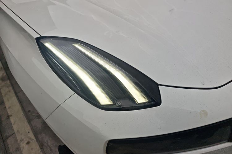 领克09 EM-P 2024款 2.0TD EM-P 四驱ULTRA 六座车身外观6006