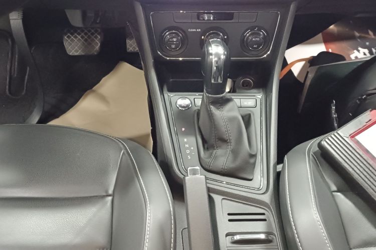 大众 朗行 2017款 230TSI DSG舒适版中控内饰18