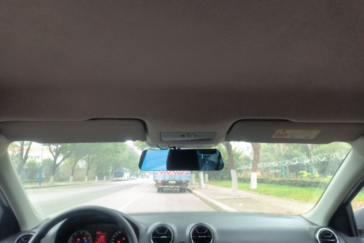 大众 捷达 2017款 1.5L 手动时尚型中控内饰22