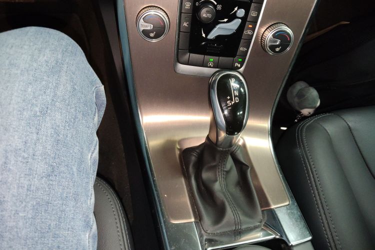 沃尔沃XC60 2016款 T5 智进版局部细节18