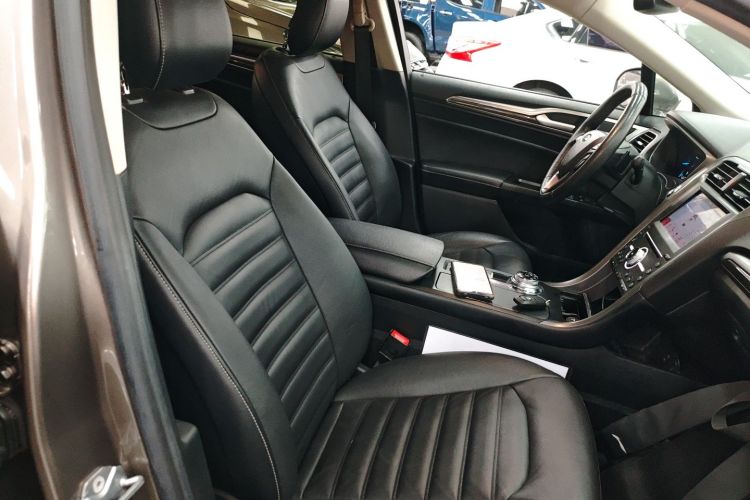 福特 蒙迪欧 2017款 改款 EcoBoost 180 时尚型局部细节41