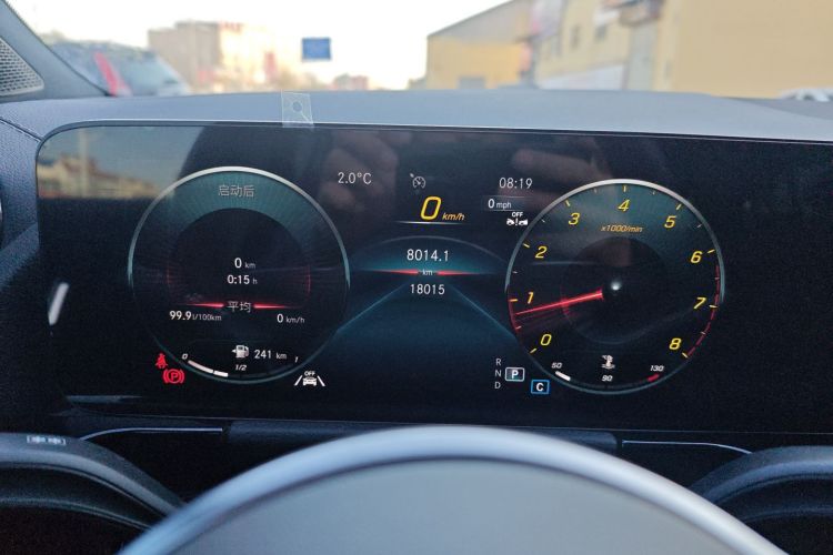 奔驰GLA 2023款 GLA 220 4MATIC中控内饰14